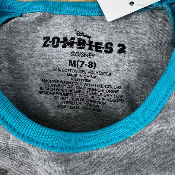 Disney Zombies 2 Girls' Gray Long Sleeve Graphic T-Shirt - Size Medium - NWT - Picture 2 of 6
